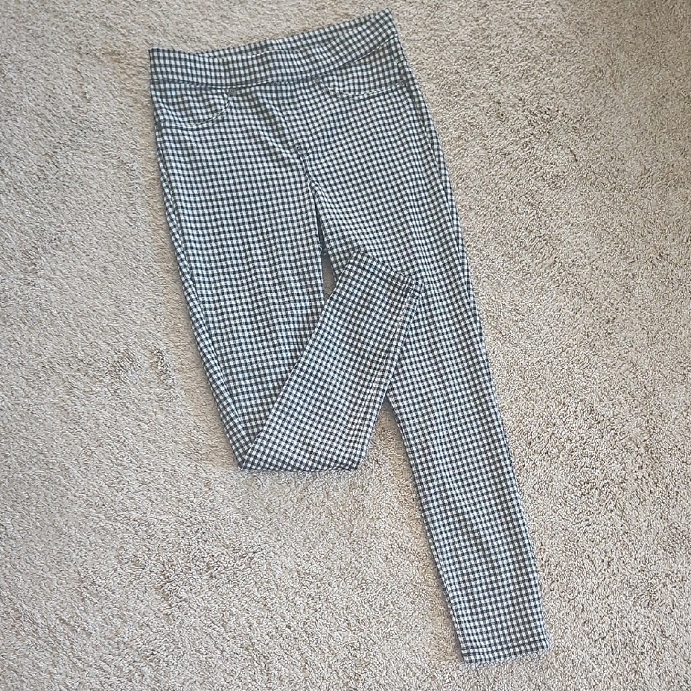 HUE Black and White Plaid Leggings